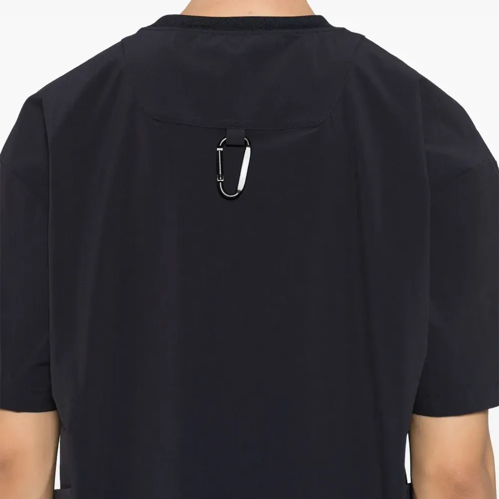 Футболка с карманами на молнии