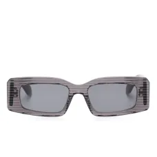 солнцезащитные очки в прямоугольной оправе