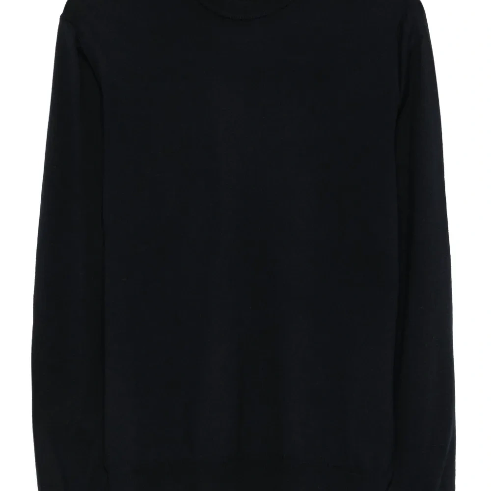 Свитер с круглым вырезом