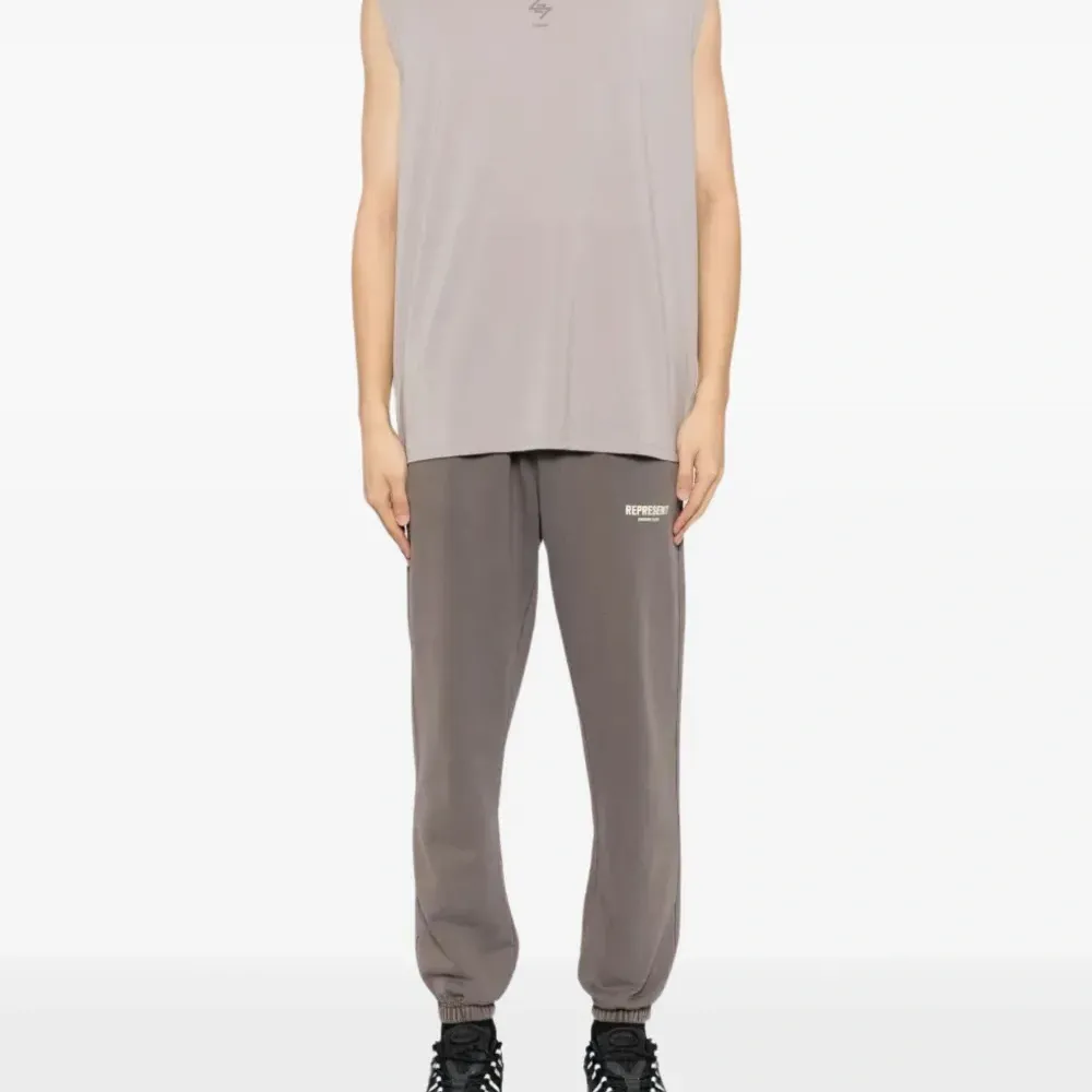 Спортивные брюки