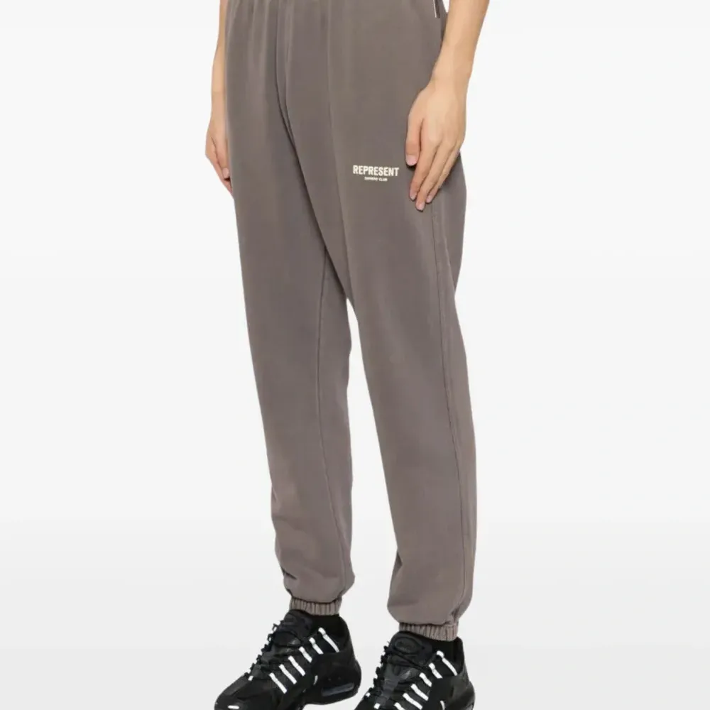 Спортивные брюки