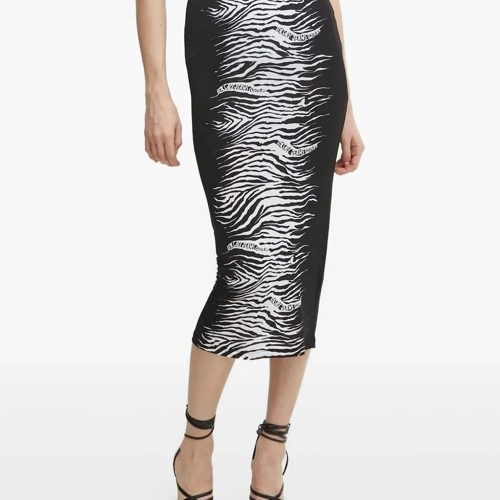Юбка миди с зебровым принтом Юбка миди с зебровым принтом