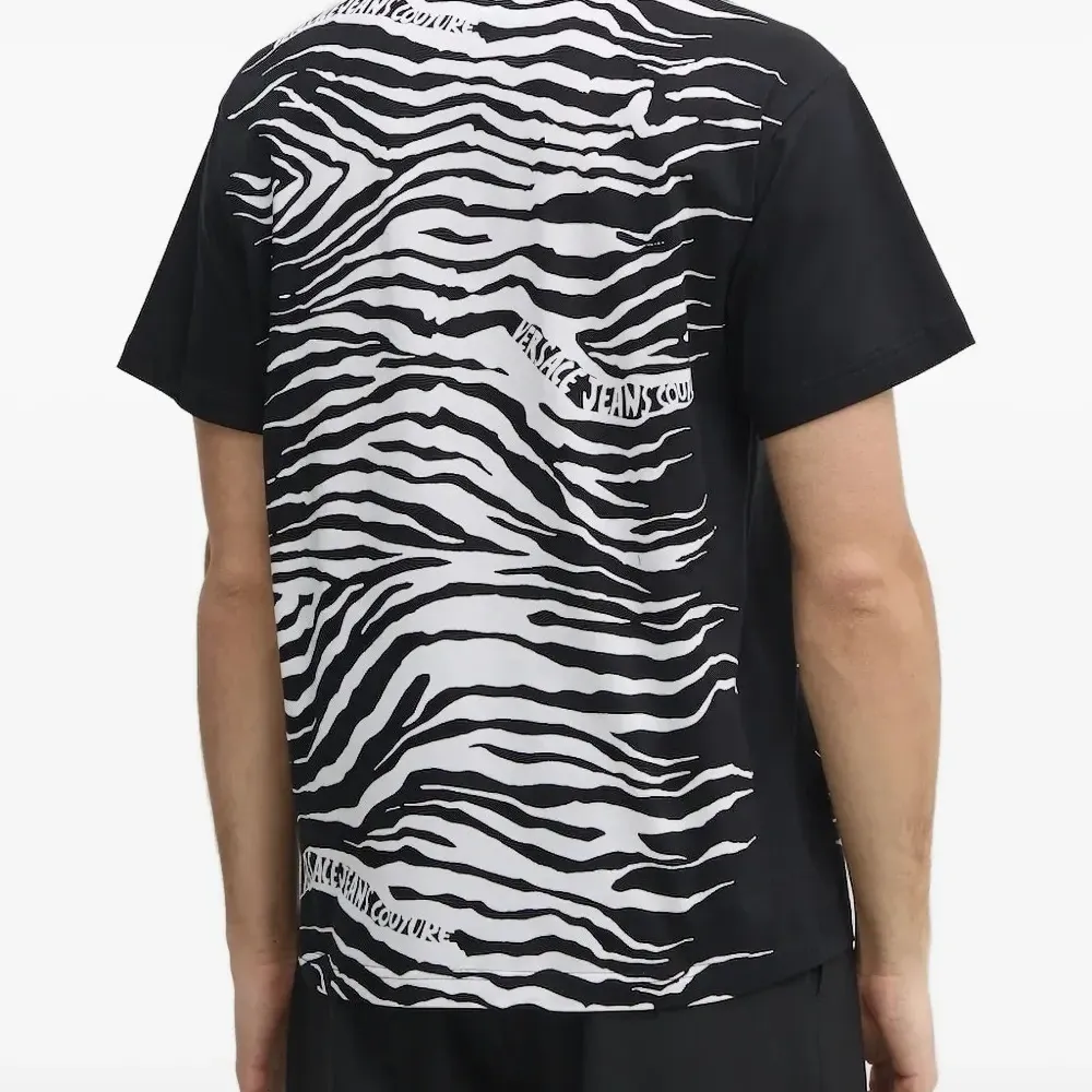 Футболка с принтом Футболка с принтом