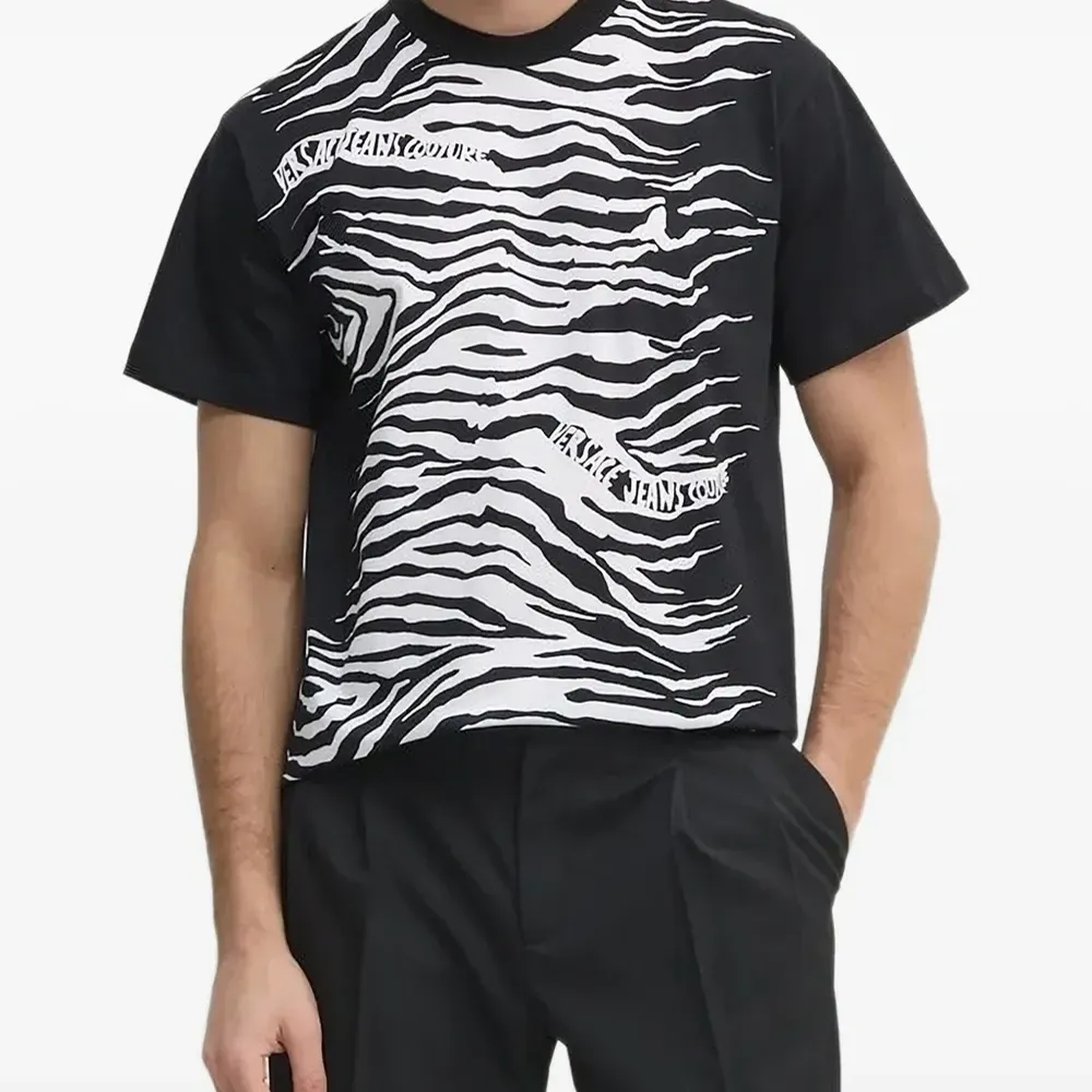 Футболка с принтом Футболка с принтом