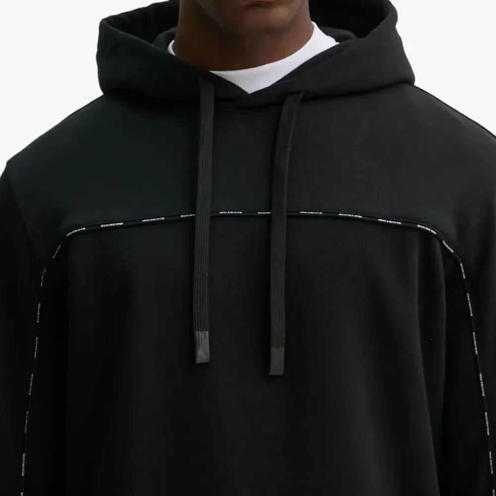 Худи с контрастной строчкой Худи с контрастной строчкой