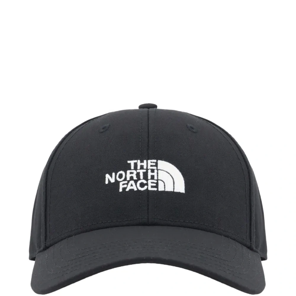 кепка с вышитым логотипом