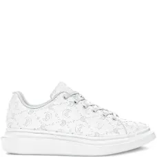 Кроссовки с тисненым логотипом