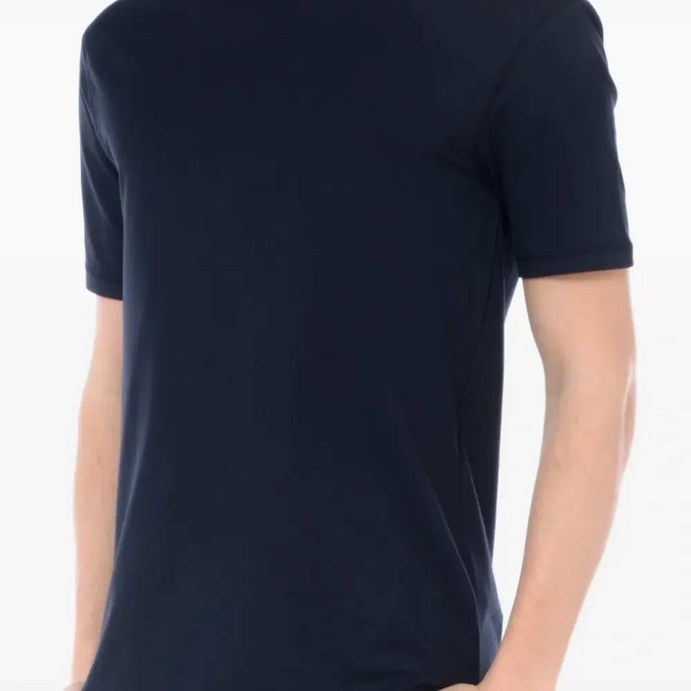 Футболка с круглым вырезом