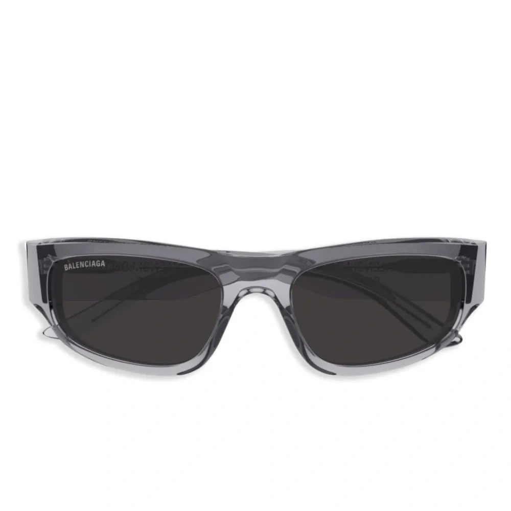 Солнцезащитные очки с затемненными линзами Солнцезащитные очки с затемненными линзами