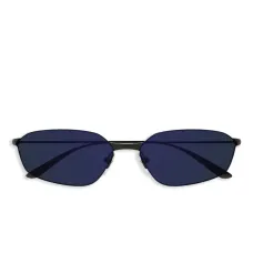 Солнцезащитные очки с затемненными линзами