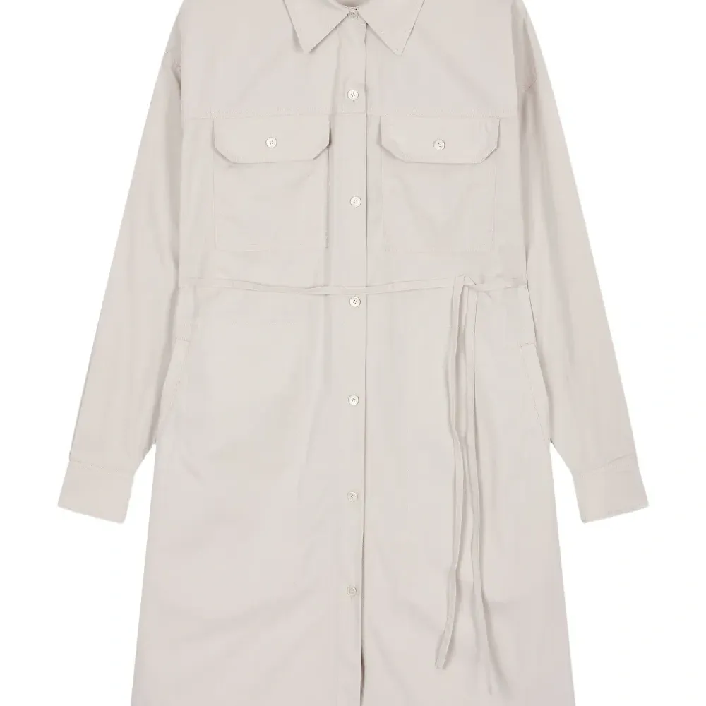 Платье-рубашка с накладными карманами