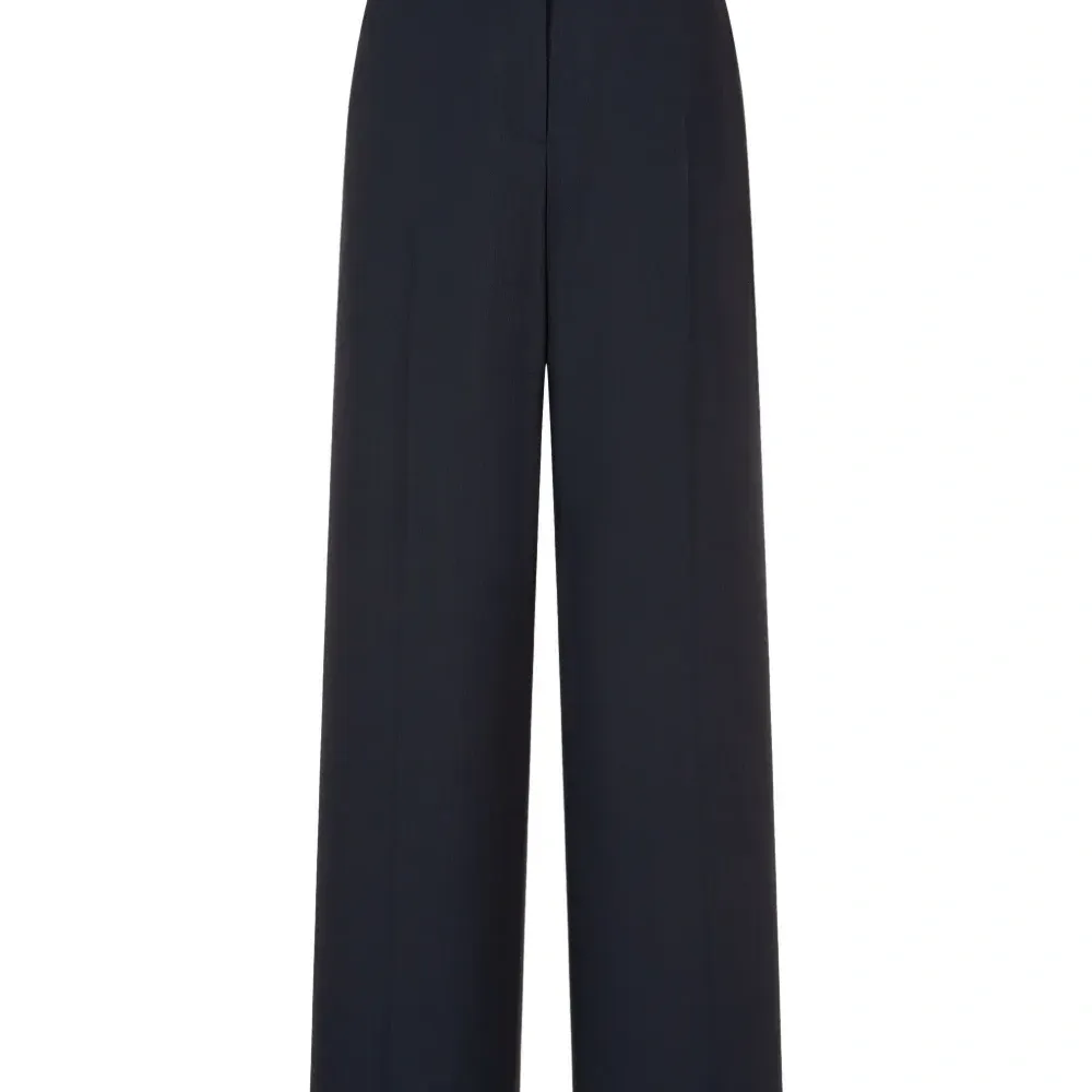 широкие брюки строгого кроя