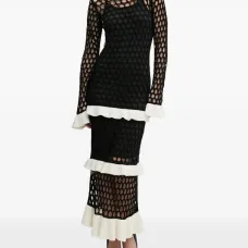 Платье в технике кроше с оборками