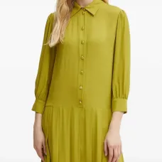 Платье-рубашка длины мини со складками на подоле Платье-рубашка длины мини со складками на подоле
