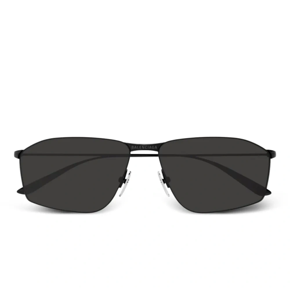 Солнцезащитные очки в геометричной оправе