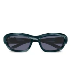 Солнцезащитные очки с затемненными линзами