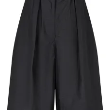 Широкие шорты со складками