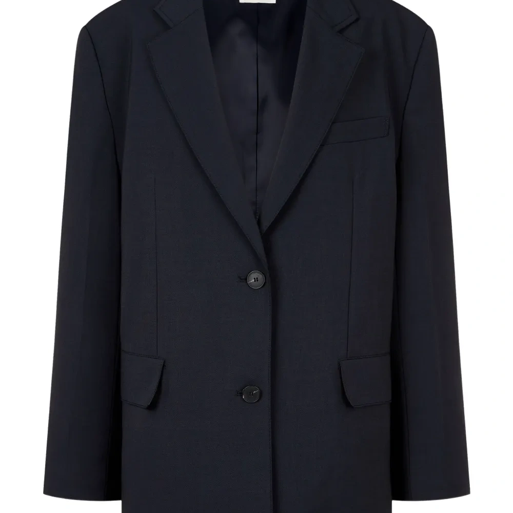 блейзер строгого кроя