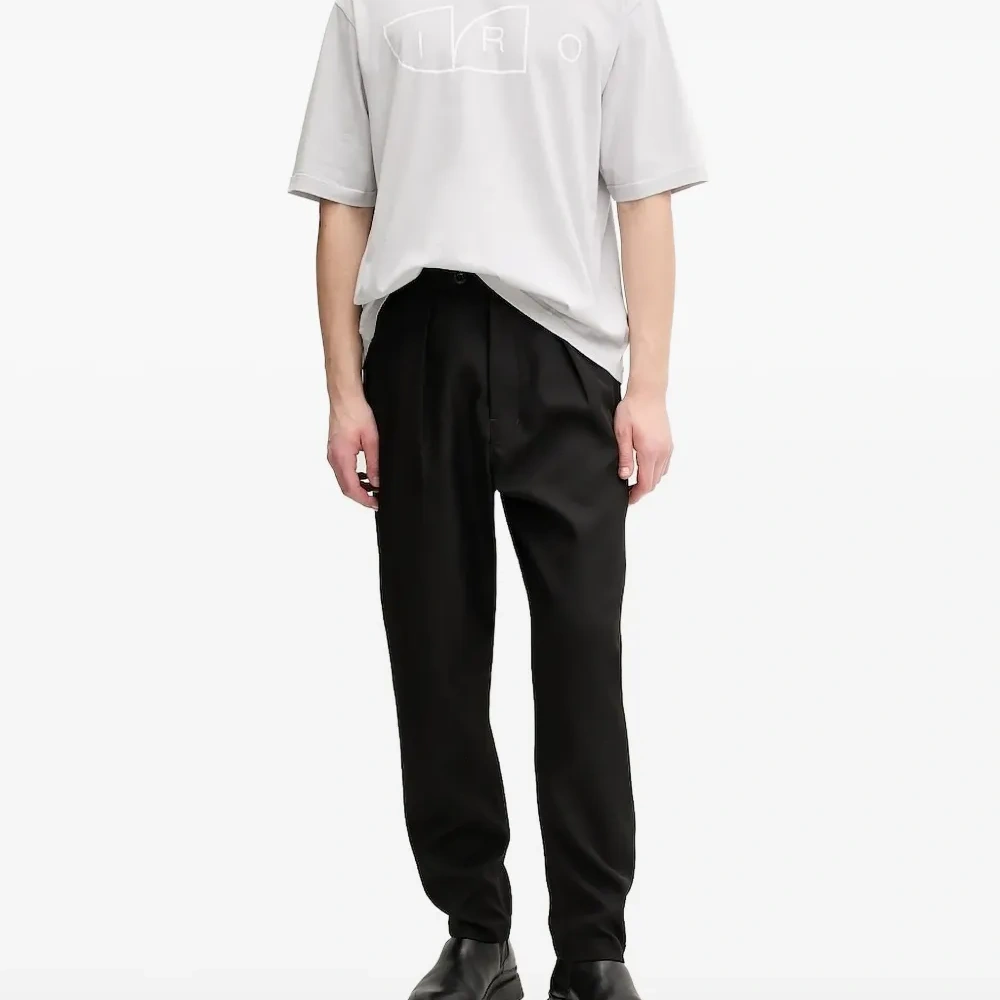 Футболка с графичным принтом Футболка с графичным принтом