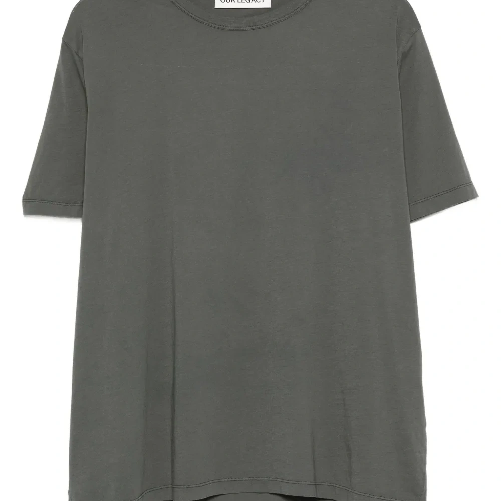 футболка с круглым вырезом