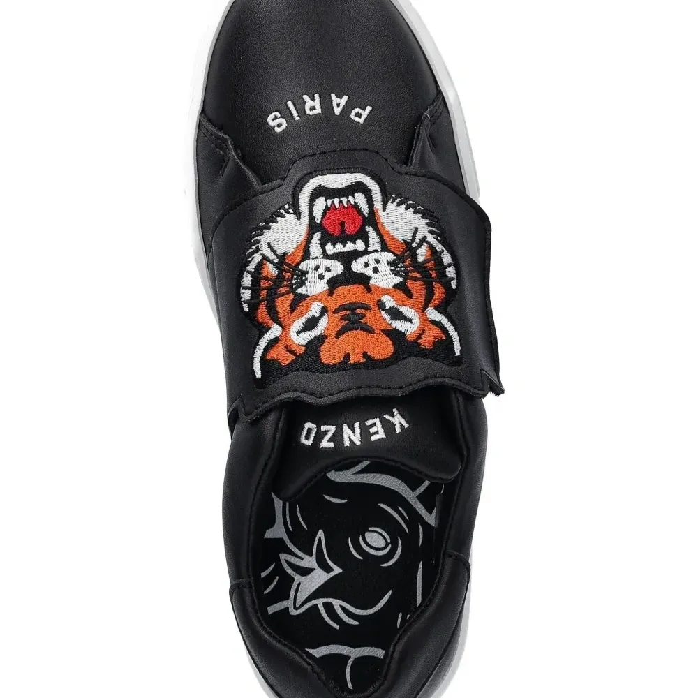 Декорированные кроссовки