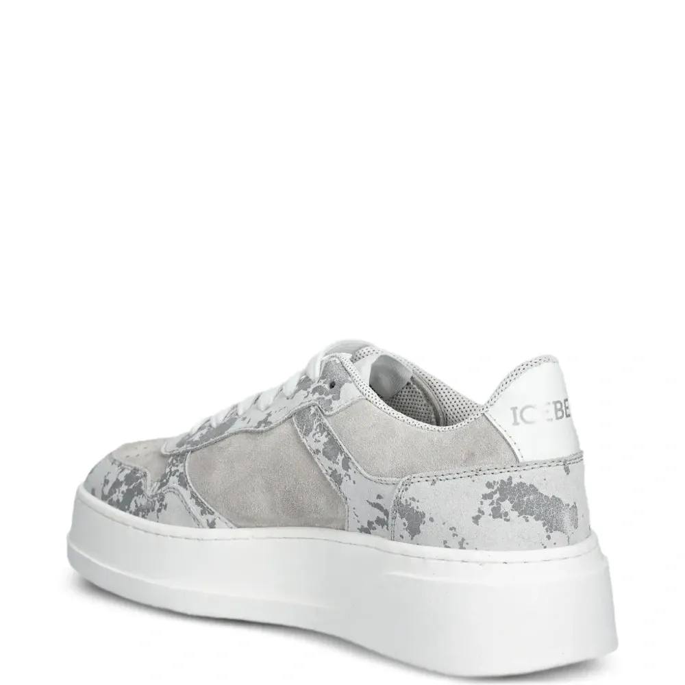 Кроссовки на платформе с камуфляжным принтом