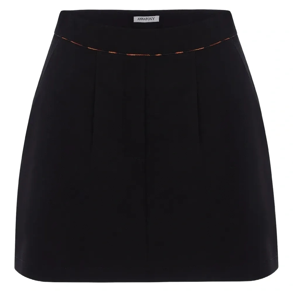 Шорты строгого кроя с завышенной талией