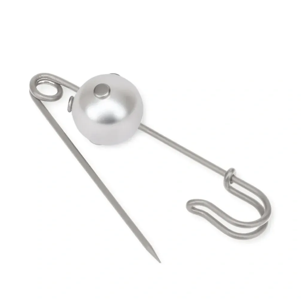 брошь с бусинами