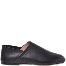 лоферы с тисненым логотипом