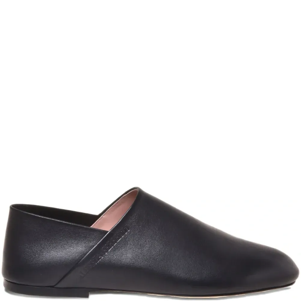 лоферы с тисненым логотипом