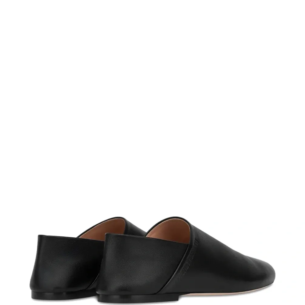 лоферы с тисненым логотипом