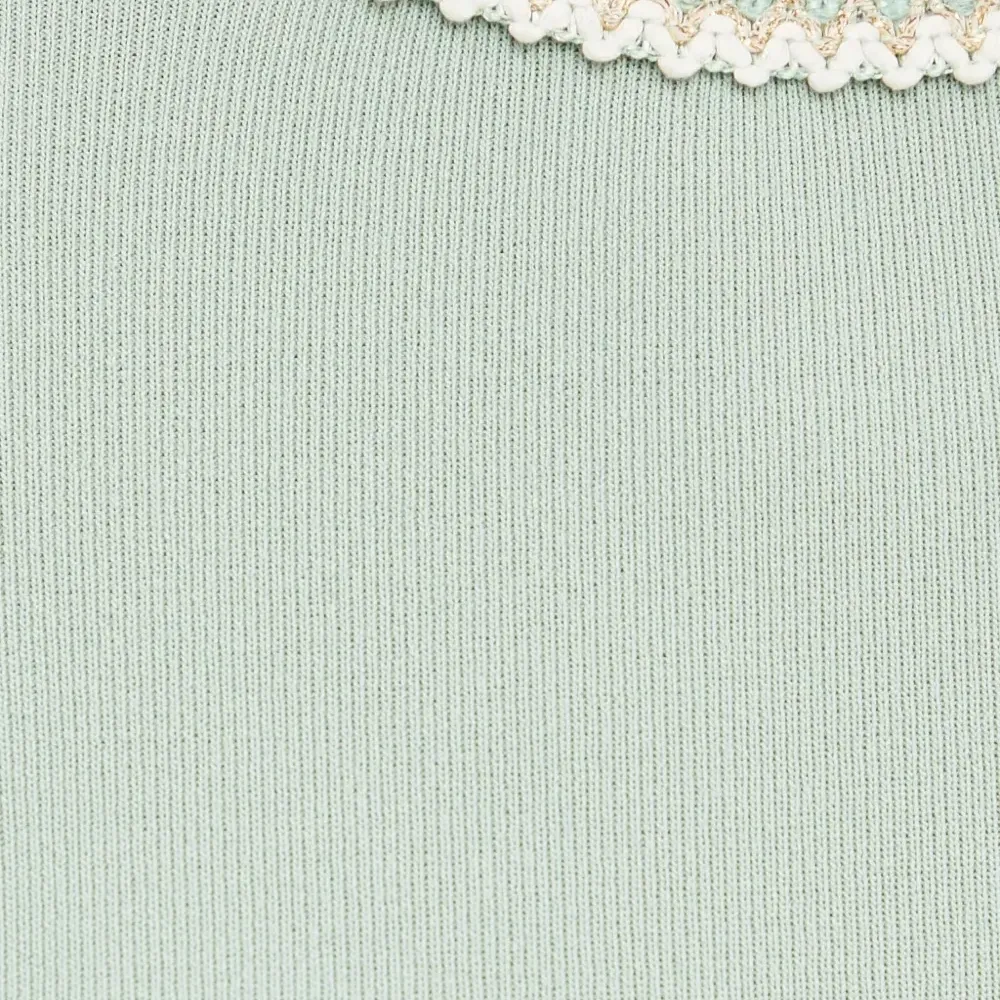 Декорированный топ с рукавами три четверти Декорированный топ с рукавами три четверти