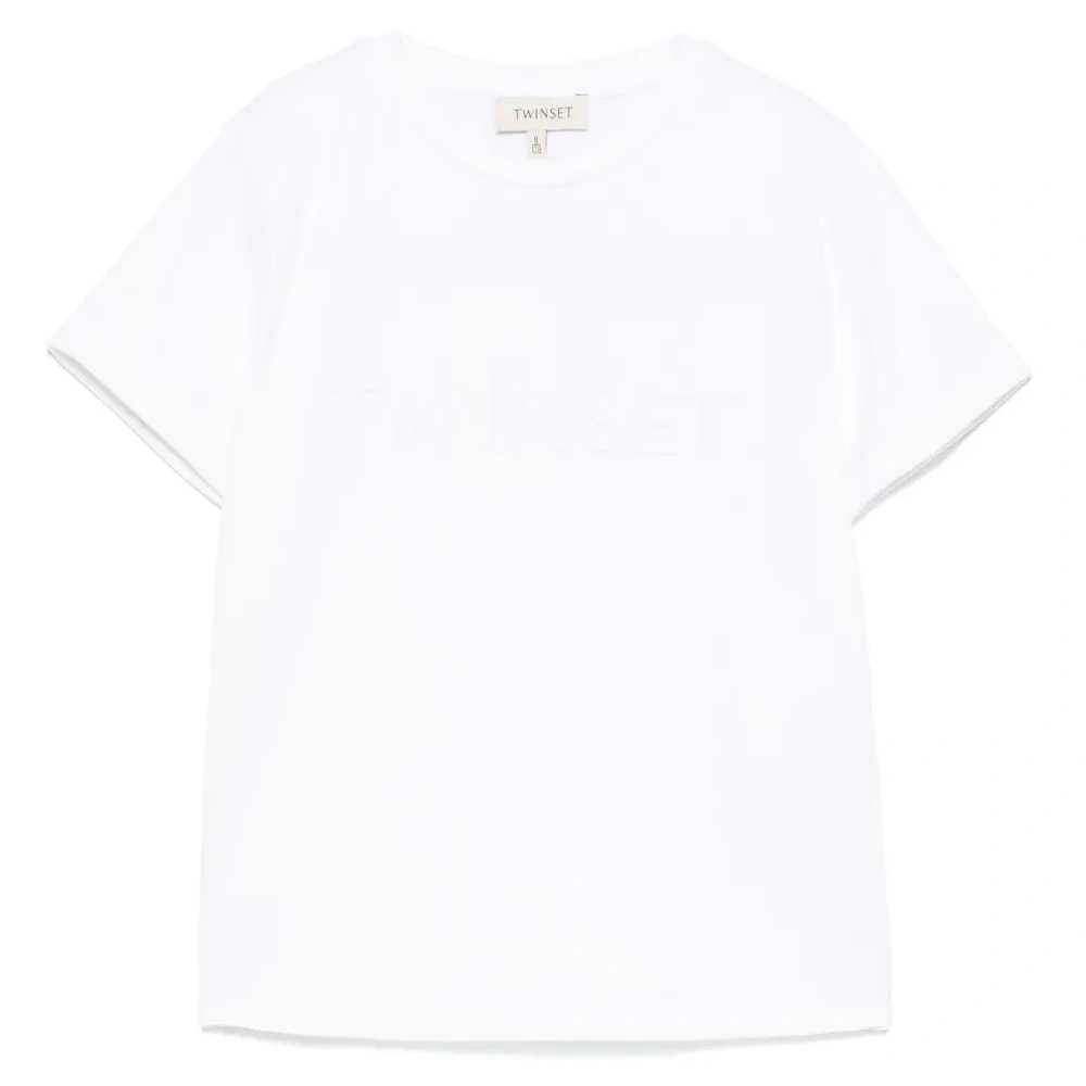 Футболка с тисненым логотипом