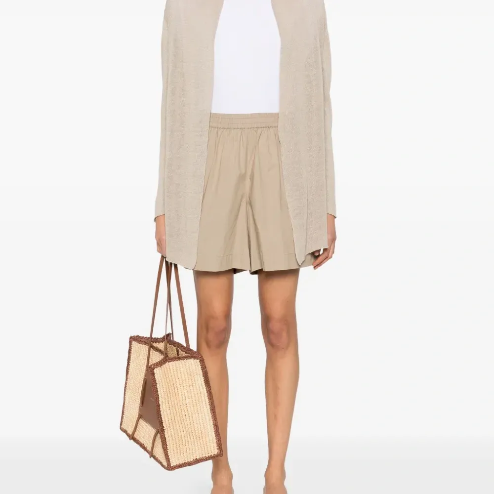 Футболка с круглым вырезом