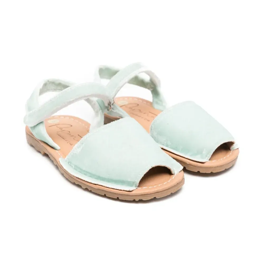 бархатные сандалии