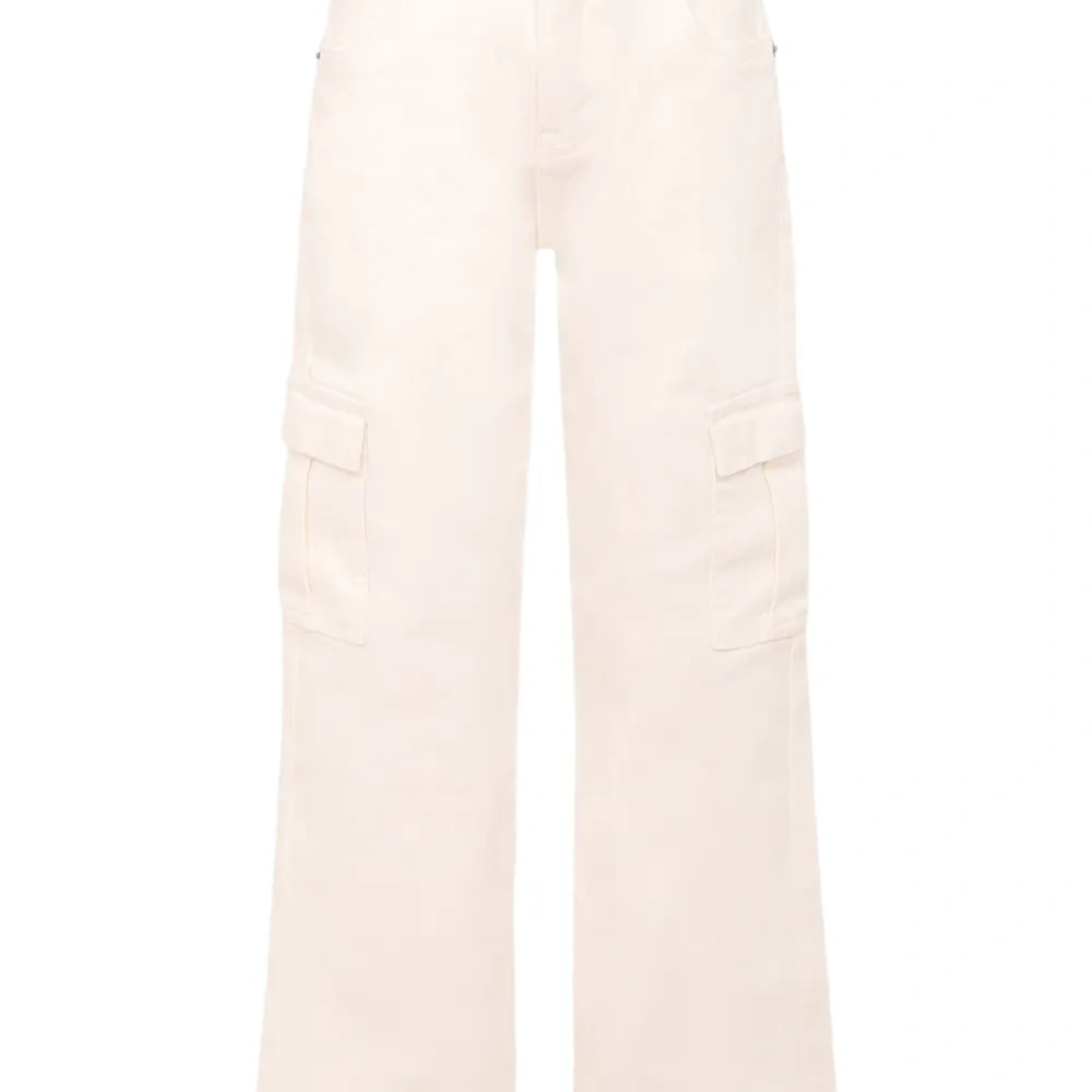 Джинсы карго с нашивкой-логотипом