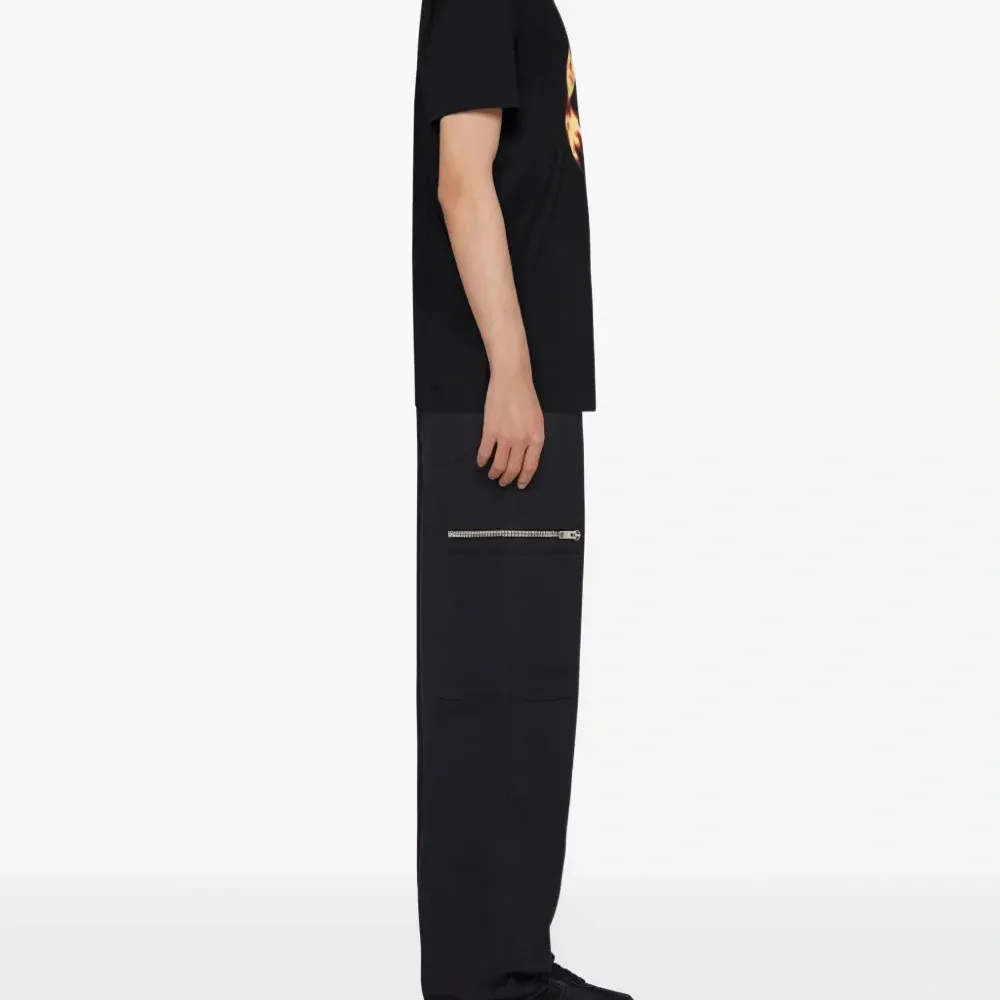 Футболка с графичным принтом Футболка с графичным принтом