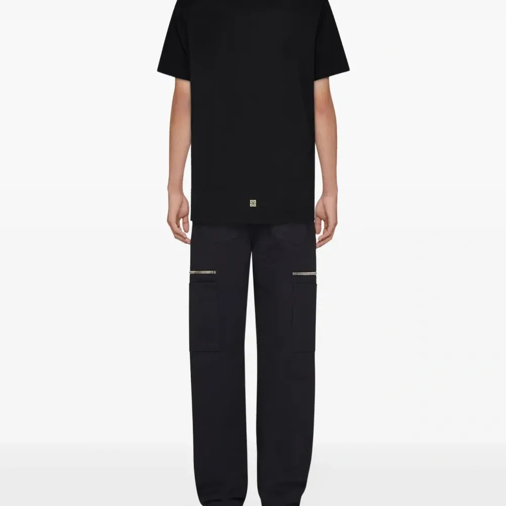 Футболка с графичным принтом Футболка с графичным принтом