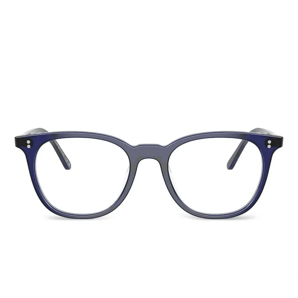 очки в прямоугольной оправе