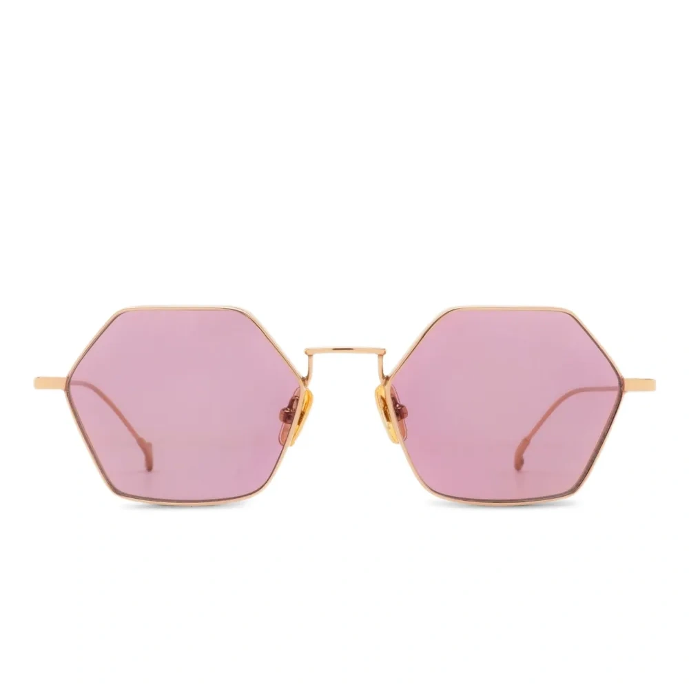 Солнцезащитные очки в геометричной оправе