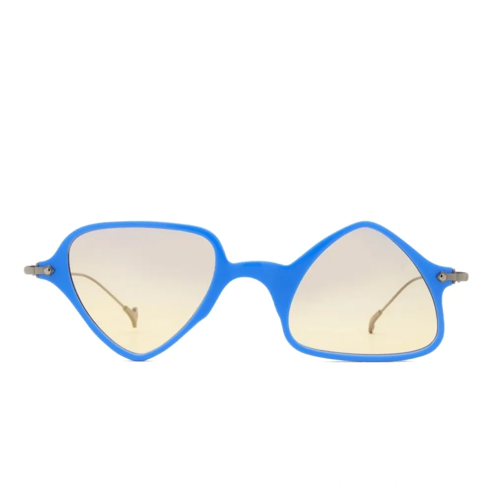 Солнцезащитные очки в геометричной оправе