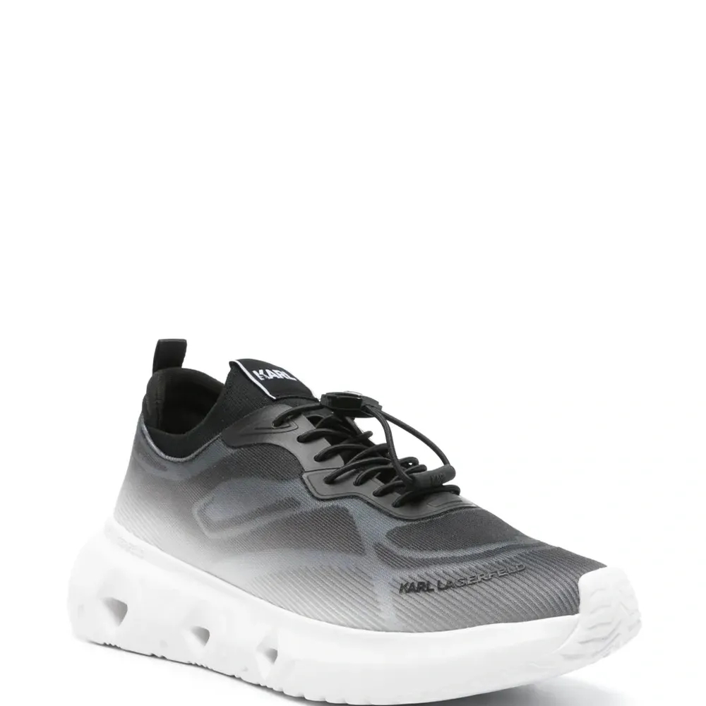 Кроссовки с логотипом Кроссовки с логотипом