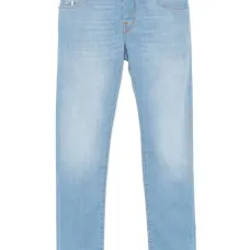 Прямые джинсы