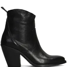 Кожаные ботинки