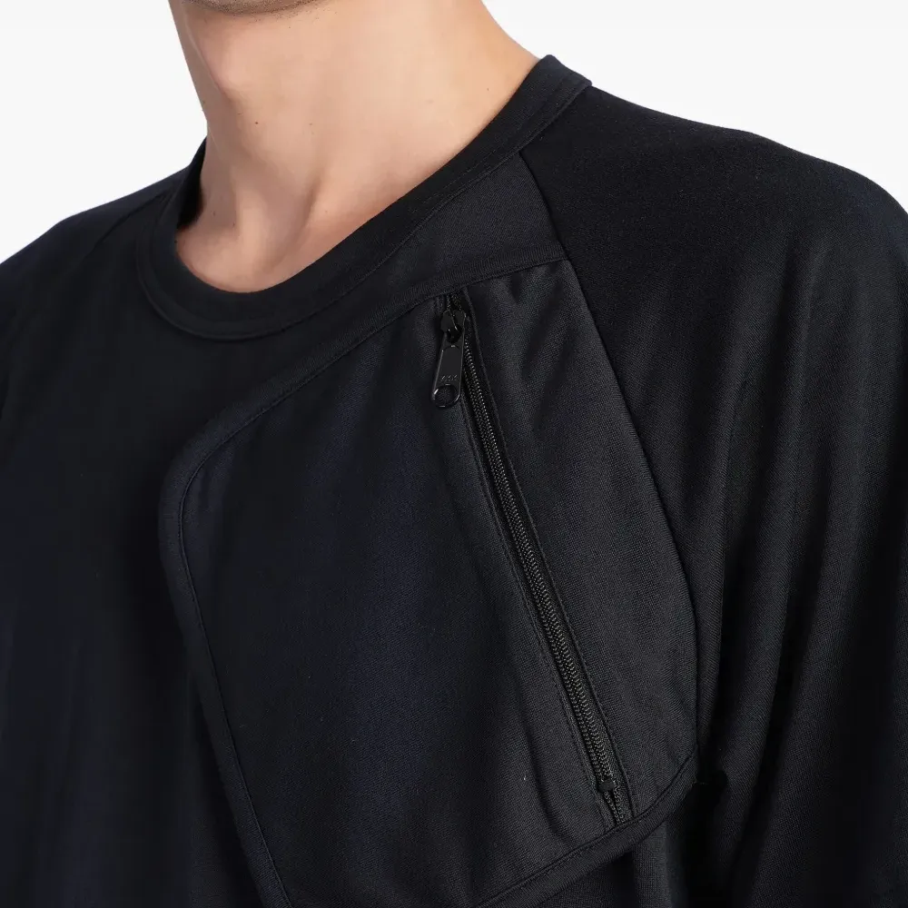 Футболка с карманом на молнии Футболка с карманом на молнии