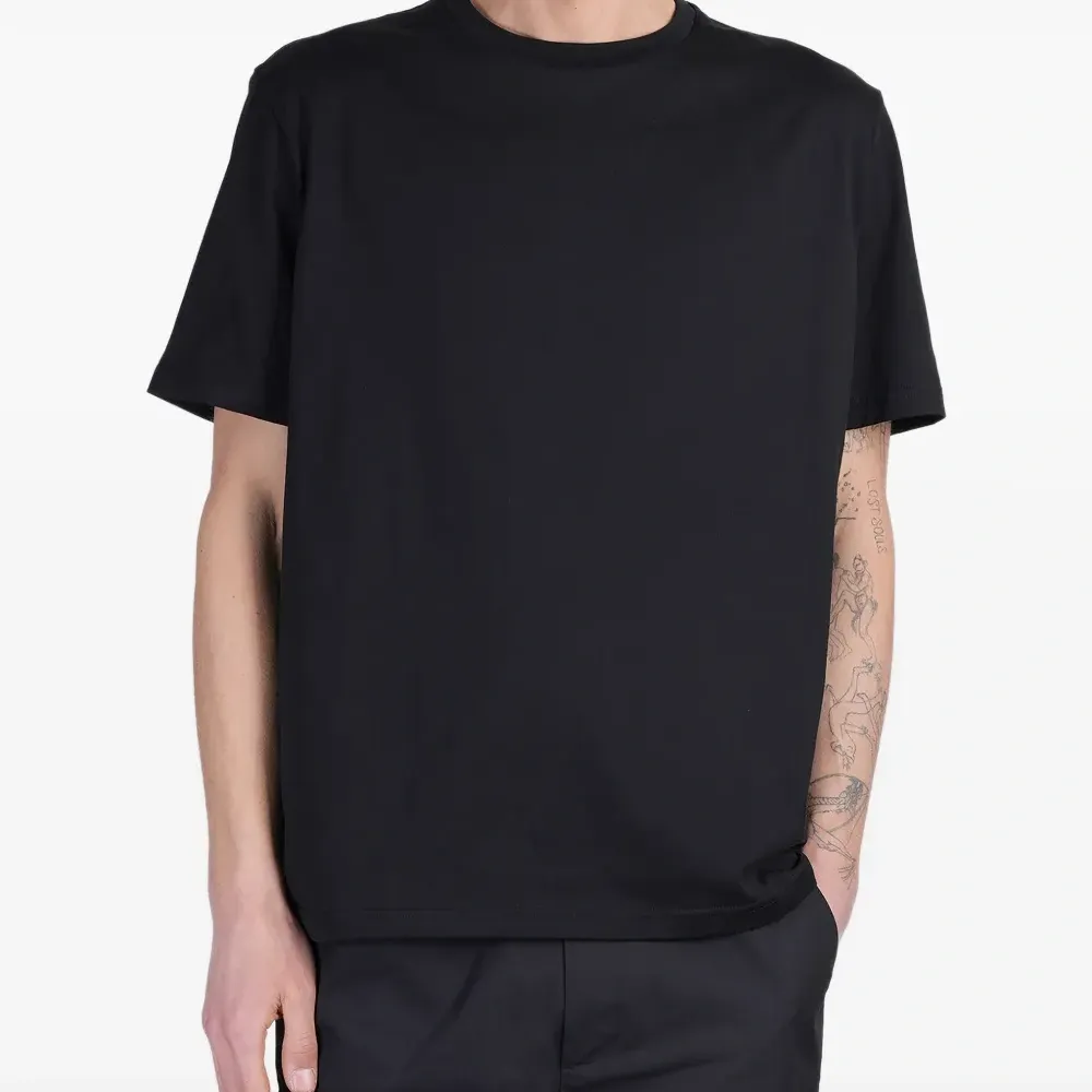 Футболка с круглым вырезом