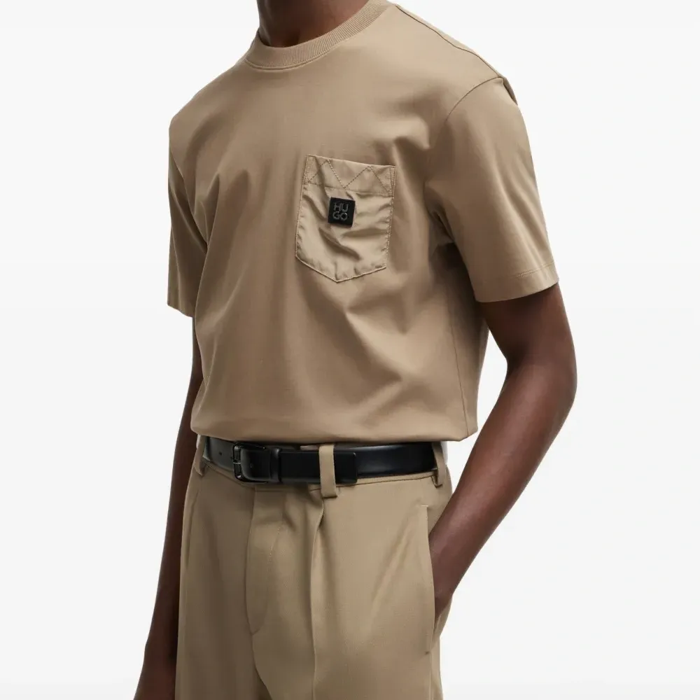 Футболка с нашивкой-логотипом Футболка с нашивкой-логотипом