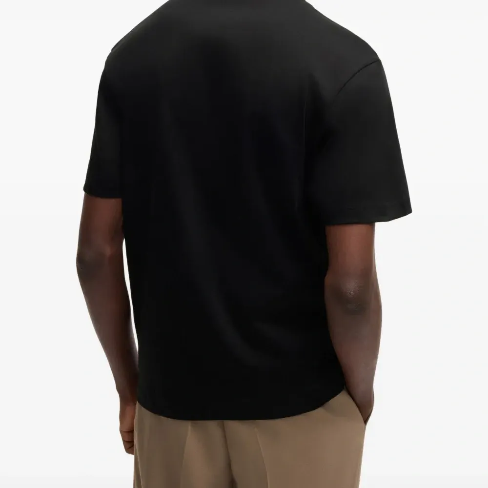 Футболка с логотипом