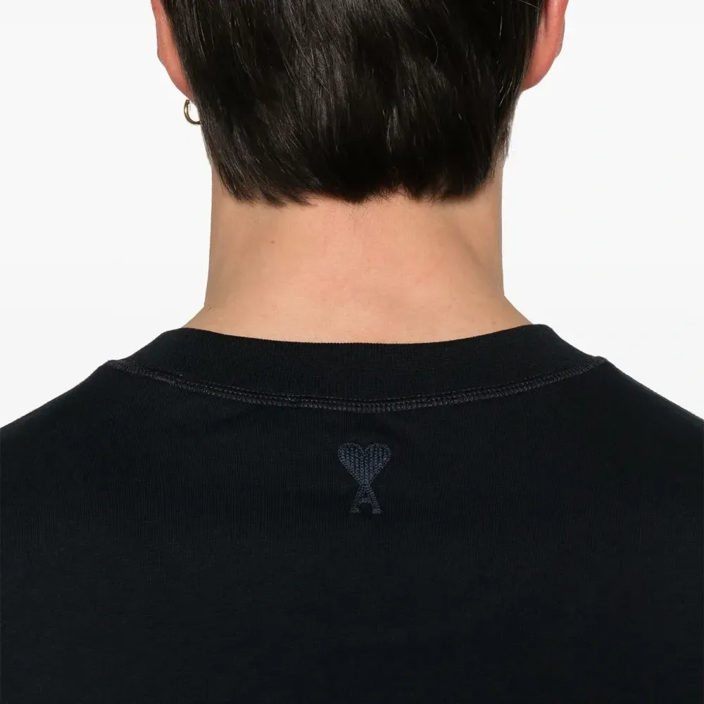 Футболка с логотипом