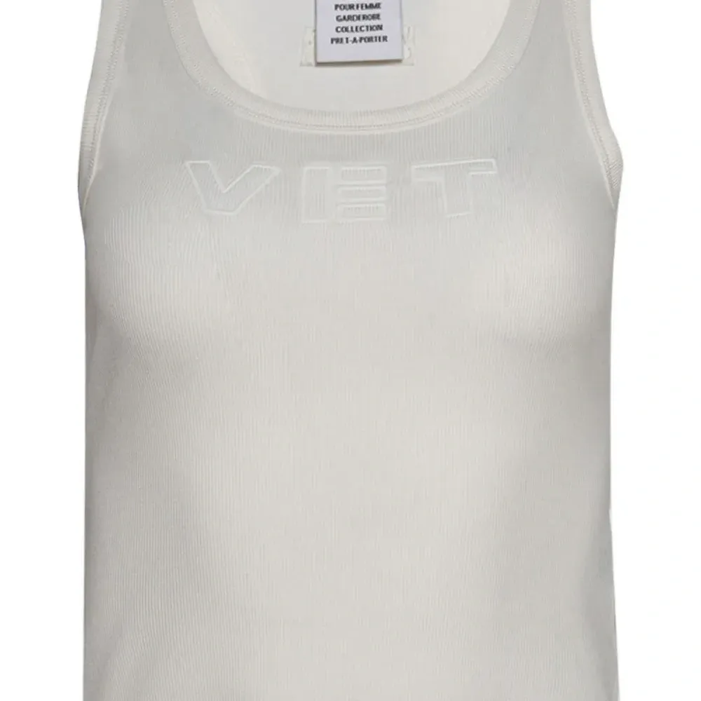 Майка с вышитым логотипом